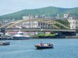 小樽運河は「埋立て式運河」と呼ばれる珍しい運河です。大きく湾曲しているのが特徴です。