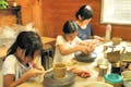 親子で初めての陶芸体験！わくわくどきどき。どんな作品ができるかな？