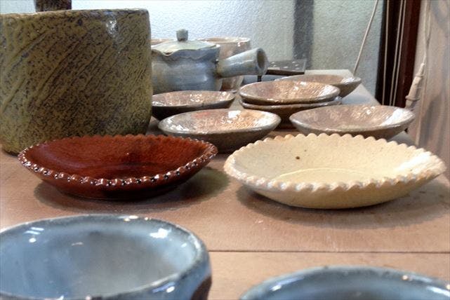 つちつち陶芸教室では、プロの陶芸家が本格的な陶芸をお教えいたします。