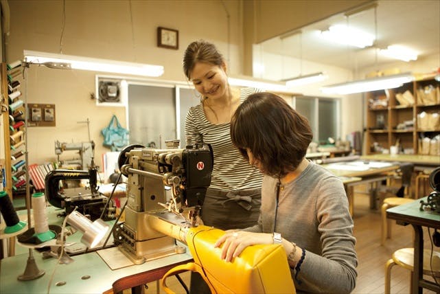 靴/バッグデザインクラフトスクールは、名古屋市西区で靴と鞄のスクールを運営しております。