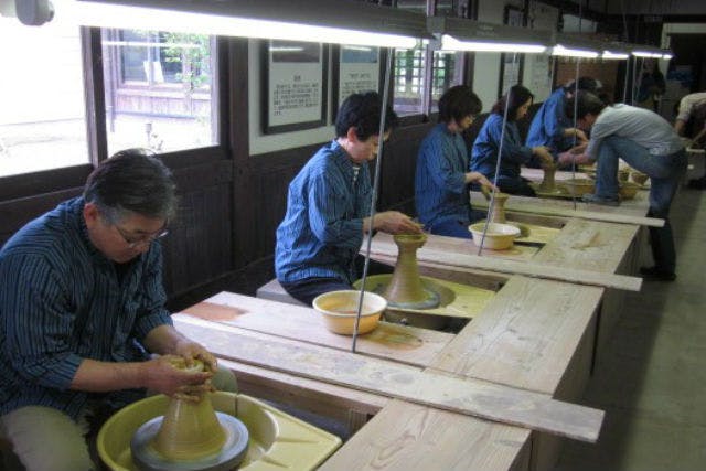 有田ポーセリンパークでは、陶芸体験プランを開催しております。