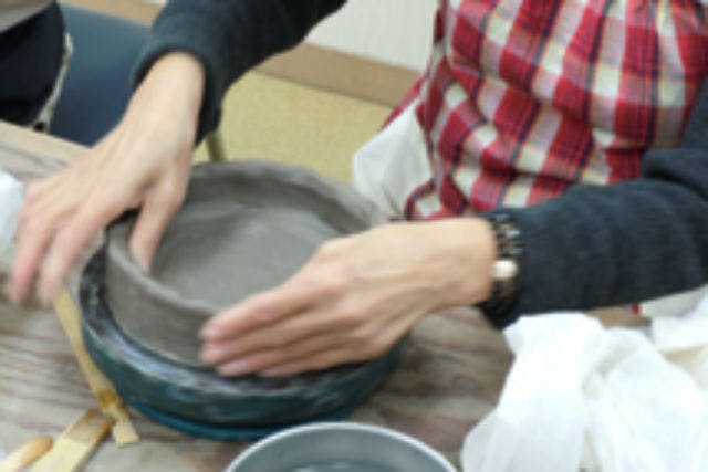 奈良県奈良市のあやめ池教室は、陶芸体験をご提供しています。