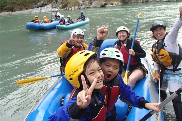 【半日・吉野川】ラフティングツアー（写真付）4歳からOK！川遊びも盛りだくさん！