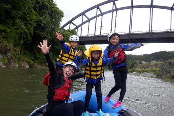 半日・吉野川】ラフティングツアー（写真付）4歳からOK！川遊びも