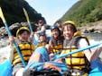 嵐山の渡月橋の上流約16キロにわたって続く保津峡は、関西一の激流ポイント！