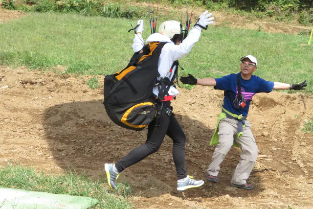 【埼玉・パラグライダー・1日】 おひとり様参加限定！！マンツーマンレッスンでパラグライダー体験プラン！エリア最寄り駅からの無料送迎あり！東京から車で約1時間３０分の好アクセス！！