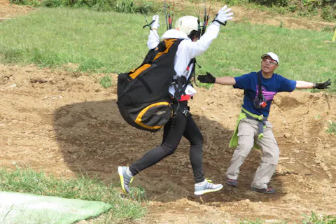 【埼玉・ときがわ町・パラグライダー】サマーキャンペーン！ パラグライダーを始めてみたい！！でも不安もあるし、、、 そんなあなたにおすすめ！トライアル入校体験コース！！