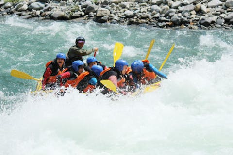 【群馬・みなかみ・ラフティング】国内屈指の激流にチャレンジ！利根川でラフティングプラン