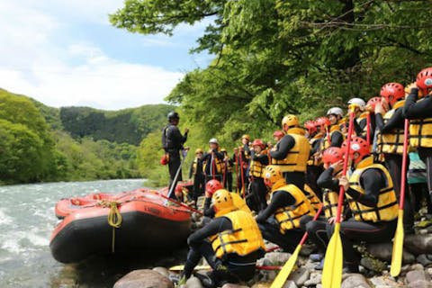 【群馬・みなかみ・ラフティング】小学生から参加OK！家族・仲間・カップルで楽しむ★ラフティング半日コース予約｜水遊び＆冒険体験を満喫！