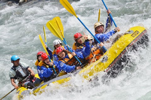 半日・みなかみラフティングツアー（4月～6月・中学生以上参加可）