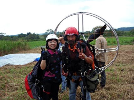 【岩手・モーターパラグライダー】エンジンの力で自由に空中散歩！パイロットと飛ぶタンデムフライト