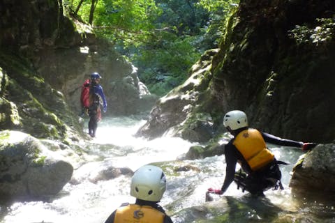 【1日・どきどきコース】最大22mの滝を下降★キャニオニングに興奮！