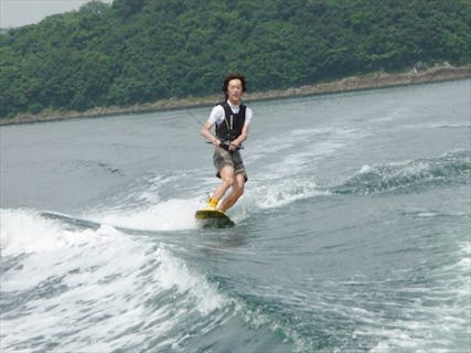 【長崎・ウェイクボード＋マリンレジャー】ウェイクボード・マリンレジャーを楽しめる！欲張りコンボプラン