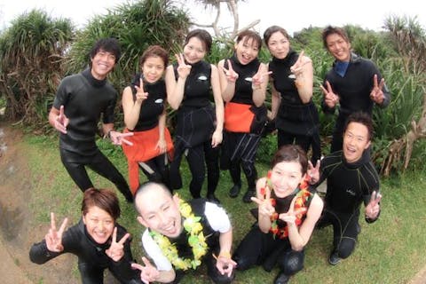 【沖縄・恩納村・シュノーケリング】美ら海を満喫！シーカヤック＆青の洞窟シュノーケリング