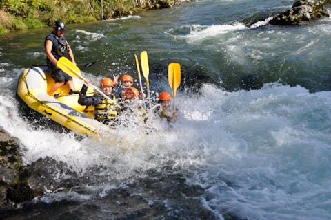 【南富良野】シーソラプチ川ラフティング ☆ツアー写真プレゼント☆ 日本人ガイドのみ！ １ツアー２ボートだけの少人数制ツアー！ ６歳から参加ＯＫ！ 日本語対応のみ！