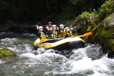 ＜南富良野＞ シーソラプチ川ラフティング・ボート貸切プラン ☆ツアー写真プレゼント☆１ツアー２ボートまでの少人数制！経験豊富な日本人ガイドがご案内！大人２名から貸切可能！日本語対応のみ！