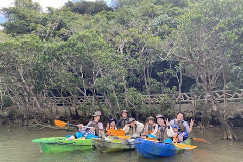 【沖縄・中部・マングローブカヤック】4名以上でお得に＼グループ割♪／アクセス抜群！ツアー画像プレゼント！比謝川マングローブカヤック