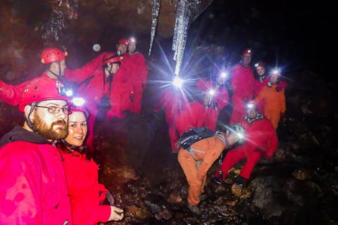 山梨・ケイビング（180分・青木ヶ原樹海）