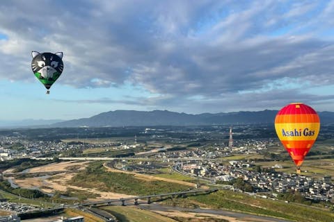 【三重・鈴鹿・熱気球搭乗体験】鳥のような気分が味わえる！45分のフリーフライト