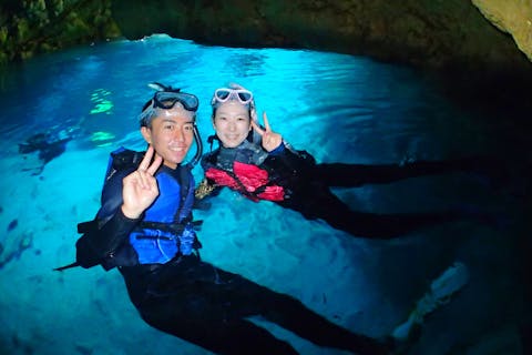 【半日・青の洞窟】1グループ完全貸切☆3歳〜♪カヤック＆青の洞窟熱帯魚シュノーケリング☆1組貸切！