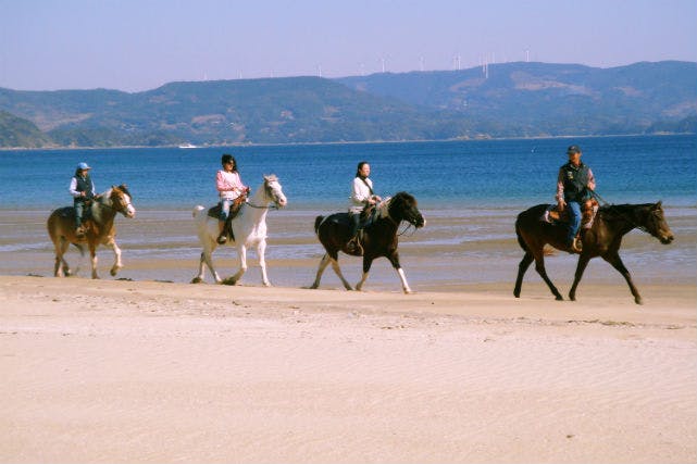 【長崎平戸・乗馬体験】乗馬レッスン、人気の千里が浜ビーチコース！
