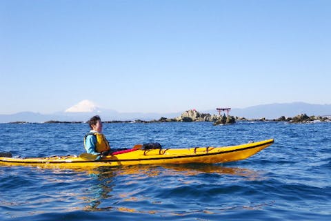 【神奈川・葉山・秋谷・カヤック】透明度の高い葉山・秋谷の海を思う存分満喫！1人乗りシーカヤックプラン（1人、お友達向け）