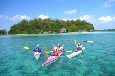 【沖縄県・エコツアー】シーカヤック&シュノーケル&トレッキング！無人島や秘境の滝で遊ぶ！1DAY大自然よくばりアドベンチャー☆写真付き