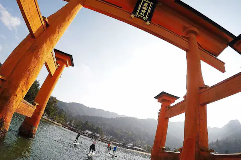 【広島・SUP】世界遺産・宮島の大鳥居を海から眺めよう！SUPツアー180分
