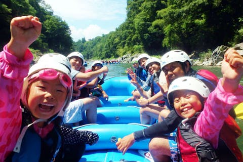 【半日・午前】のんびり・ファミリー向けラフティング！温泉入浴券、オリジナル手ぬぐい付き♪