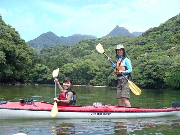 【屋久島・リバーカヤック】神秘的な屋久島をカヤックで巡る！透き通る水と亜熱帯植物が魅力（半日コース）