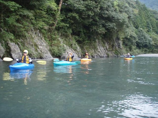 栃木 那珂川 カヌー 2人乗りカヌーで 清流 那珂川をのんびり川下り アソビュー