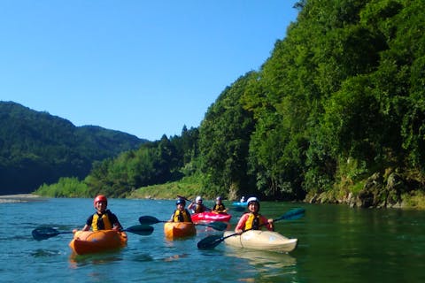 【栃木・カヤック体験】関東有数の那珂川で、爽快に川下り！