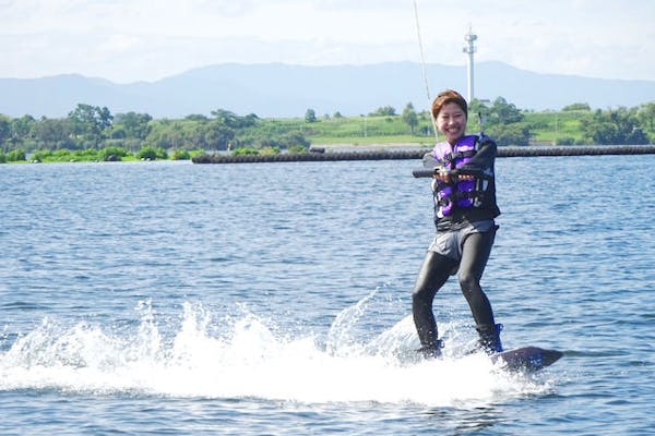 ウェイクボード 滋賀・琵琶湖・ウェイクボード（体験時間・約15分〜20分）｜アソビュー！