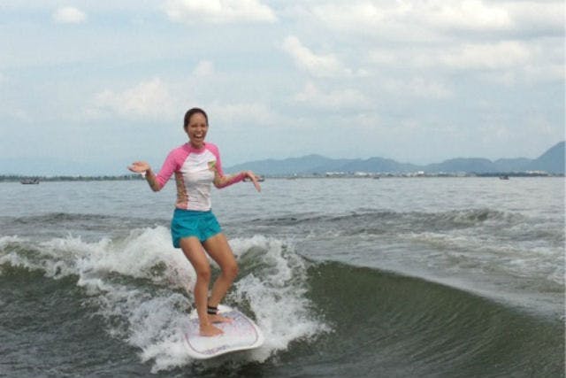 女性にも大人気のボートサーフィン！一度体験すると、はまっちゃいますよ！