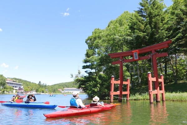 長野・白樺湖・カヌー】ワンちゃんと一緒に自然満喫！白樺湖ネイチャーカヌーツアー｜アソビュー！