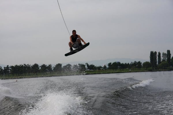 滋賀・琵琶湖・ウェイクボード】経験4回目以上の方はこちら！たっぷり