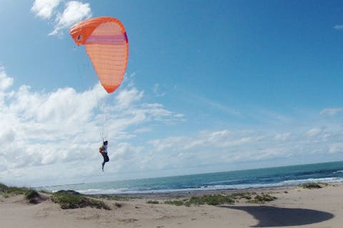【鳥取砂丘・1日・パラグライダー】好きな時間を組合わせ！鳥取砂丘でパラグライダー体験！★「鳥取砂丘モアイ」プレゼント