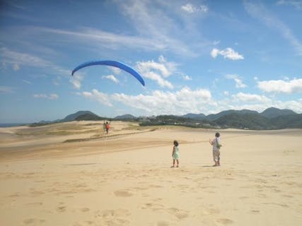 【操縦不要・2人乗りタンデム】インストラクターと飛ぶ2人乗りフライト！大空高く空中散歩★