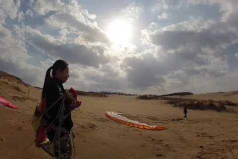 【鳥取砂丘・パラグライダー】技術を極めたい人へ！鳥取砂丘・パラグライダー1年間コース★「鳥取砂丘モアイ」プレゼント