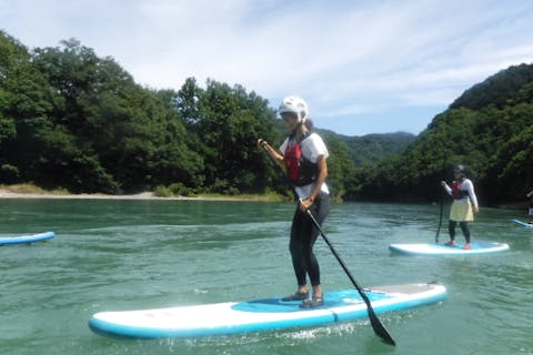 【埼玉・長瀞・初級リバーSUP】自然の雄大さを、流れる景色と一緒に感じることができる長瀞リバーSUP！初めてでもOK！中学生からOK！