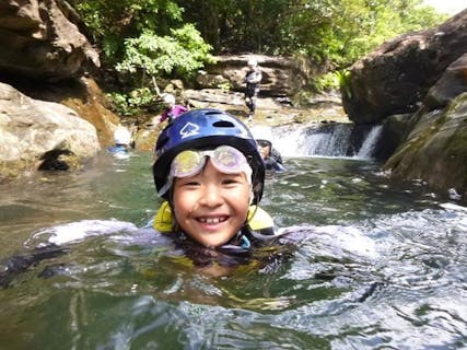 【西表島・マングローブカヌー】キャニオニングも楽しむ夏限定ツアー！西表島で水遊び！