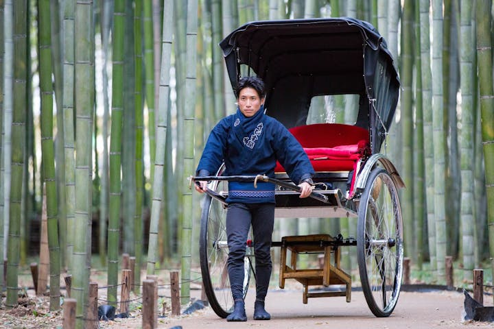 京都 嵐山 人力車 30分貸切 人力車で風情を感じるひと時 いつもとは違った京都観光を アソビュー
