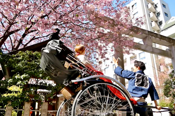東京・浅草・人力車・60分貸切】人力車で向かうのは、浅草の粋を 東京・浅草・人力車・60分貸切】人力車で向かうのは、浅草の粋を