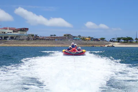 うるま市 パラセーリング 海中道路パラセーリング マリンチューブ3点セット アソビュー