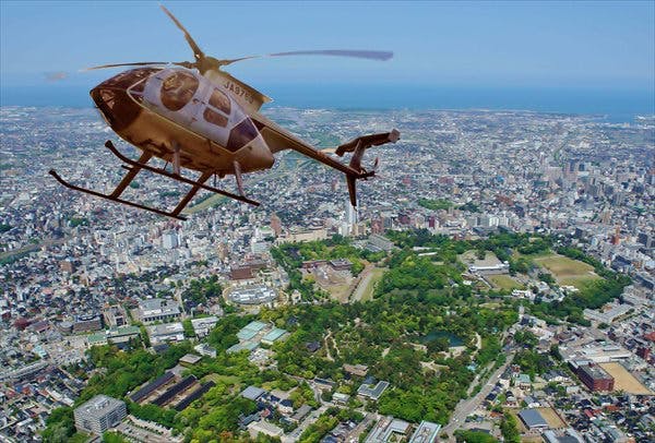 アドバンスドエアーは、金沢でヘリコプター遊覧飛行を主催しています。