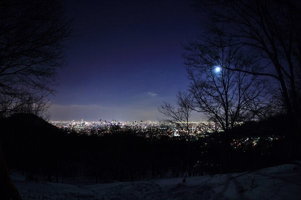 【北海道・札幌・ナイトハイキング】夜の森林を歩こう！ナイトハイキング