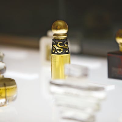 大分 別府市 調香体験 お気に入りの香りを見つけよう 世界にひとつだけの香水作り アソビュー 大分 別府市 調香体験 お気に入りの香りを見つけよう 世界にひとつだけの香水作り アソビュー