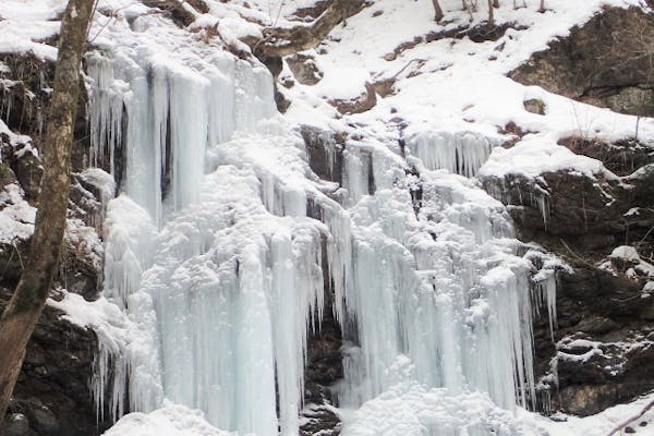 奈良・大峰山・スノートレッキング】アイゼン使用！自然の神秘・氷瀑と