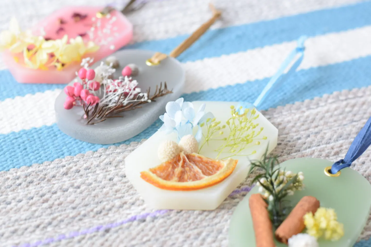 青山 表参道 キャンドル作り アソビュー 限定価格 お花に癒されるminiボタニカルキャンドル アロマワックスサシェ アソビュー