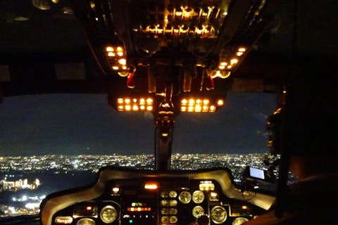 【横浜・みなとみらいヘリポート発】究極のベイエリア周遊フライト　都心と横浜夜景、もしくは夕暮れの江の島と薄暮の横浜夜景
